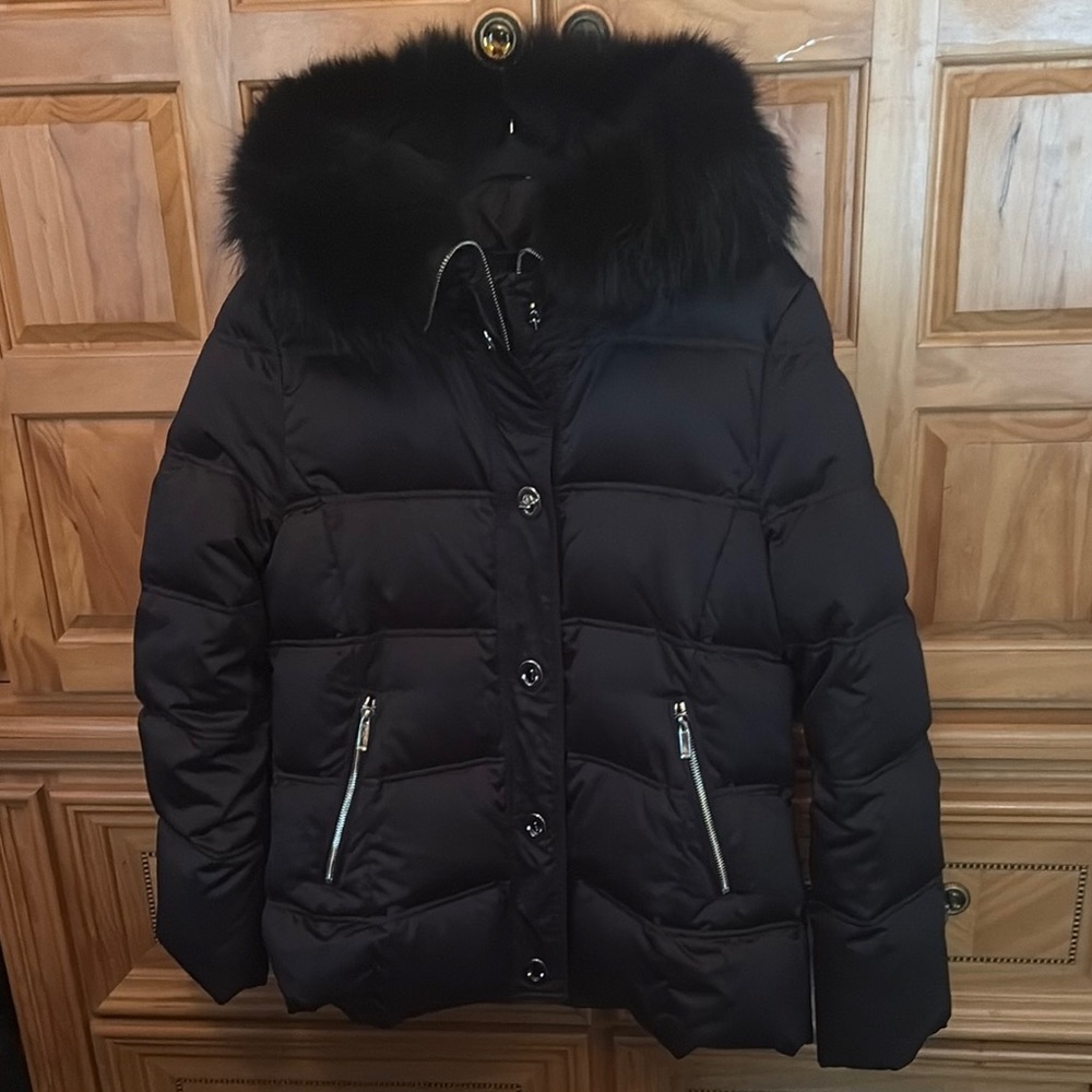 Women's Black Fur-Trimmed Puffer Jacket